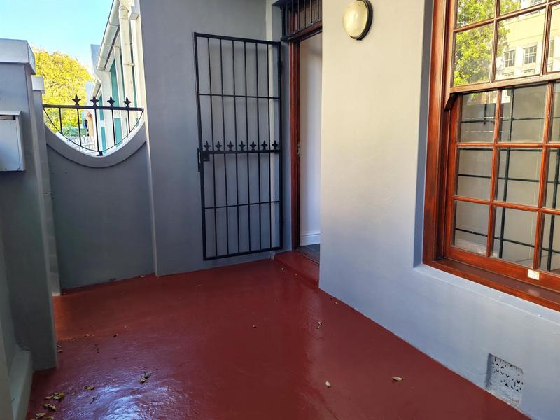 2 Bedroom Property for Sale in Woodstock Upper Western Cape